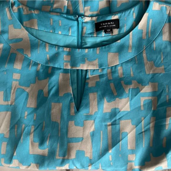 Tahari Graphic Print Crepe de Chine Shift Dress, Keyhole, Turquoise, size 14W - Picture 5 of 14